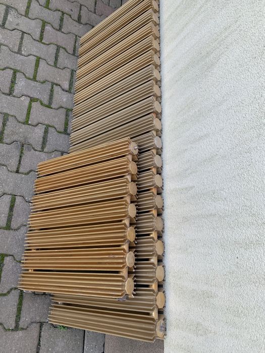 Grzejnik aluminiowy złoty