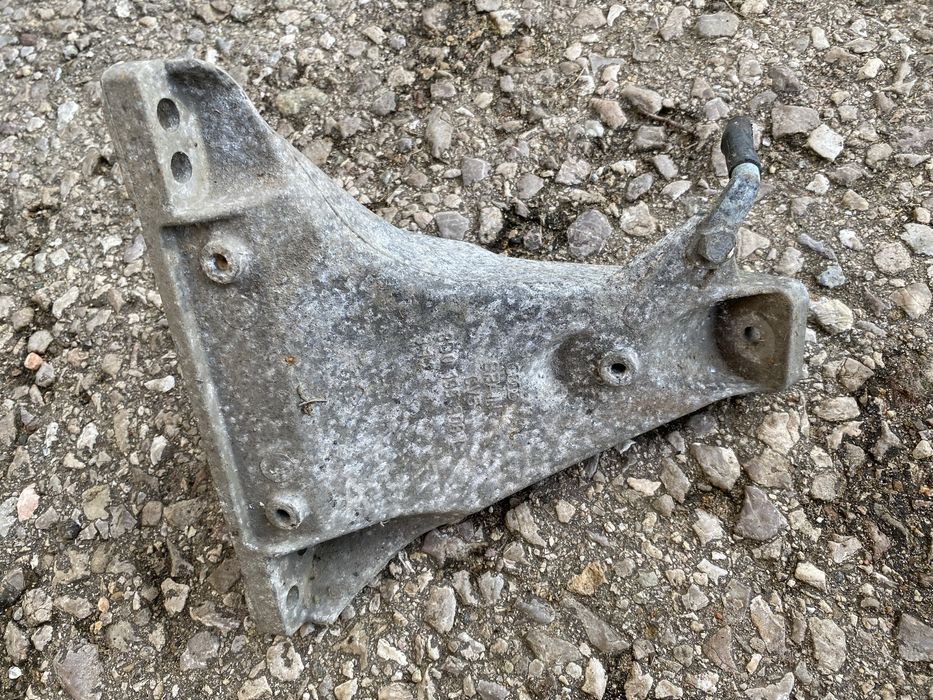 Audi a4b5 a6c5 Passat b5 lapa mocowanie silnika