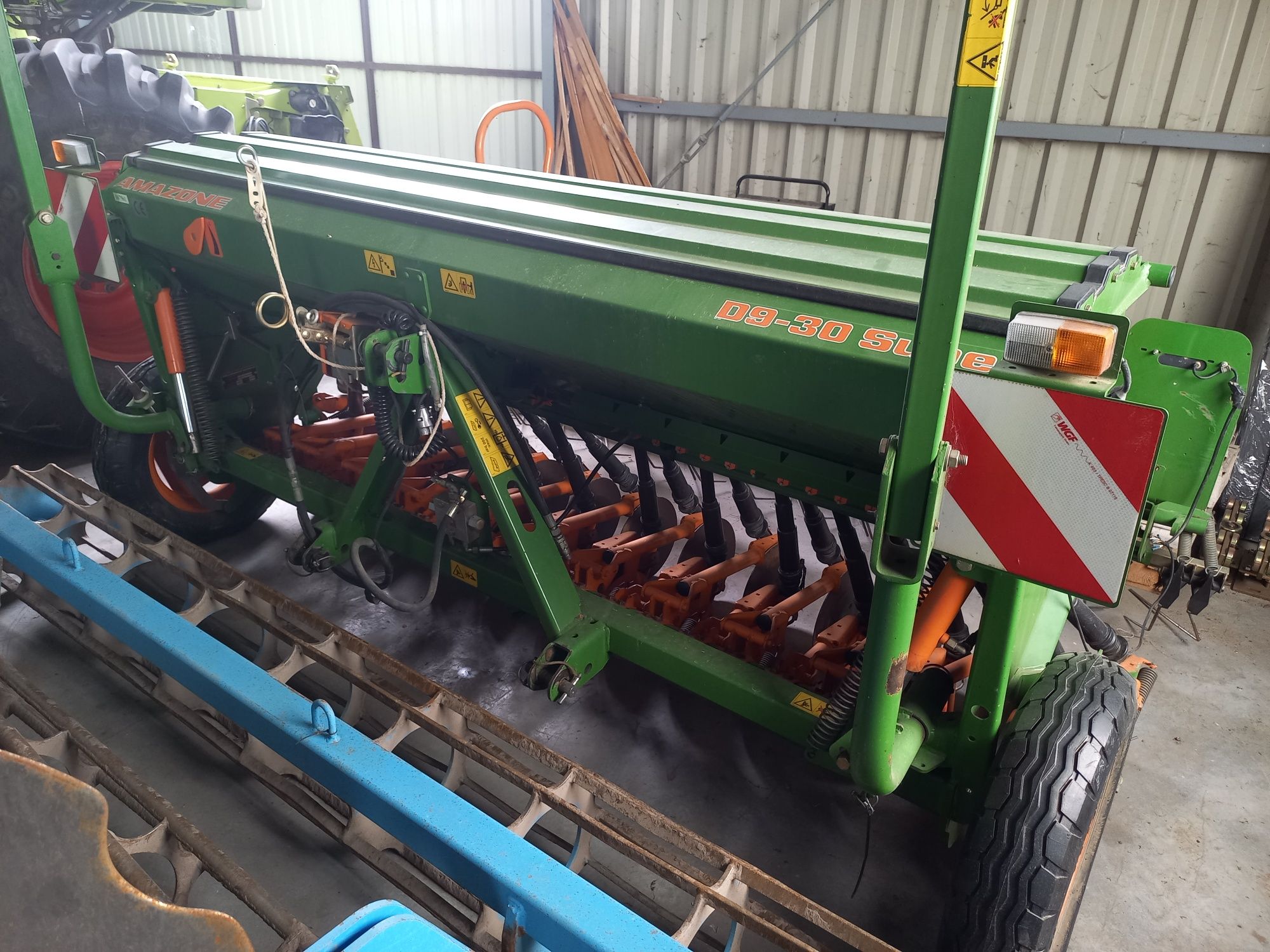 Amazone D9-30 super talerzowy siewnik zbożowy