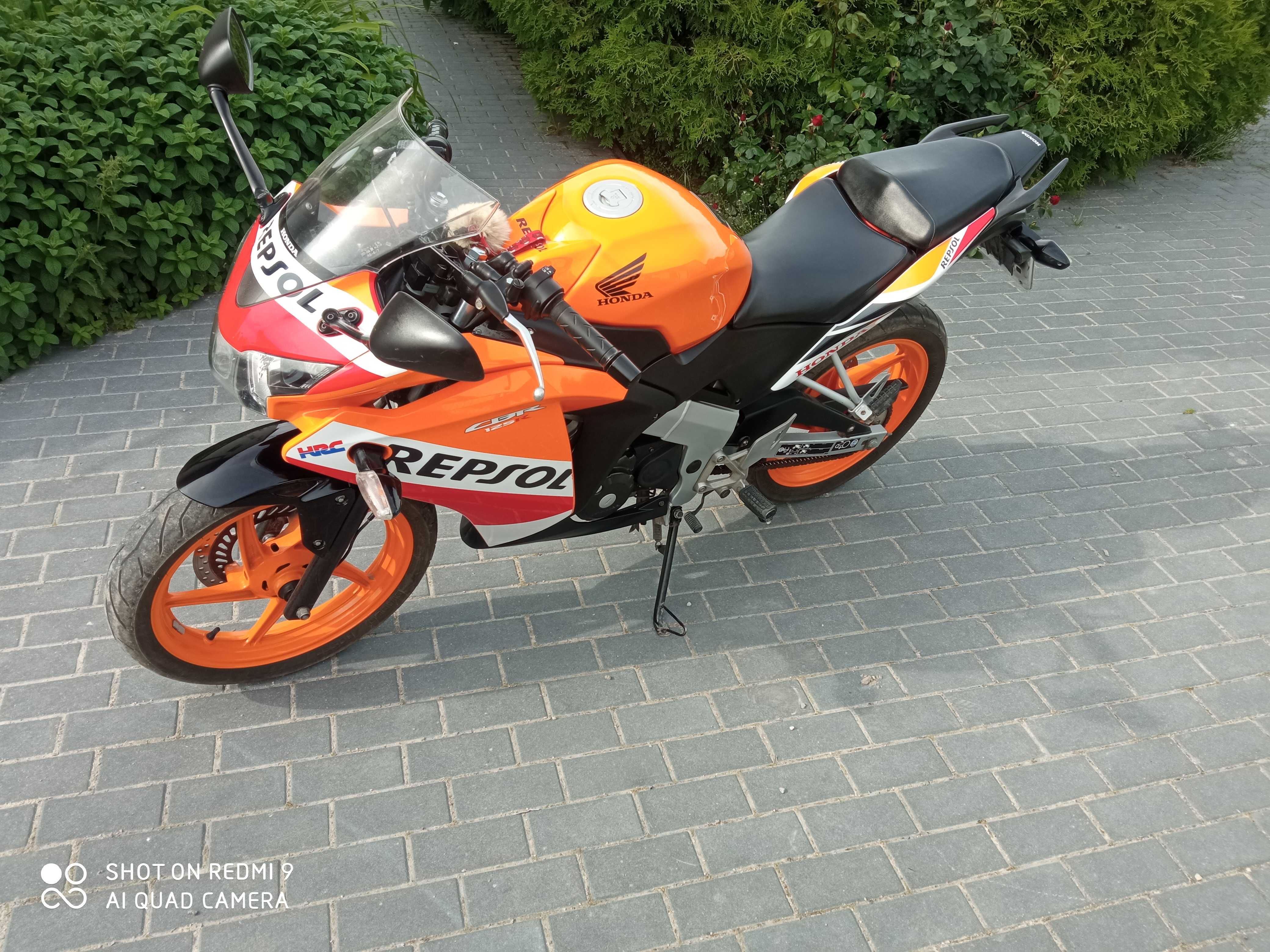 Sprzedam Honda cbr 125 R.