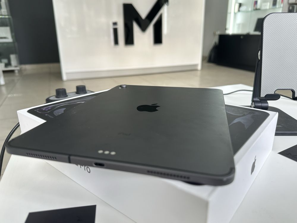 iPad Pro 11” 256Gb Wi-Fi+LTE 94% акб з коробкою 499$
