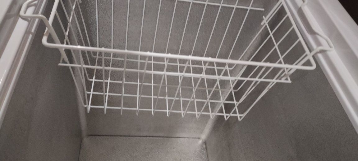 Arca frigorífica 300 litros em bom estado.