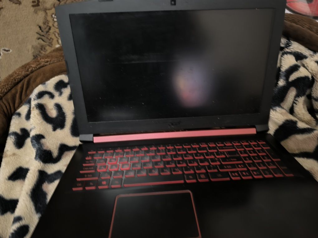 Acer Nitro 5 AN515-51-57EN 1050TI 4Gb 12GB I5 7300HQ