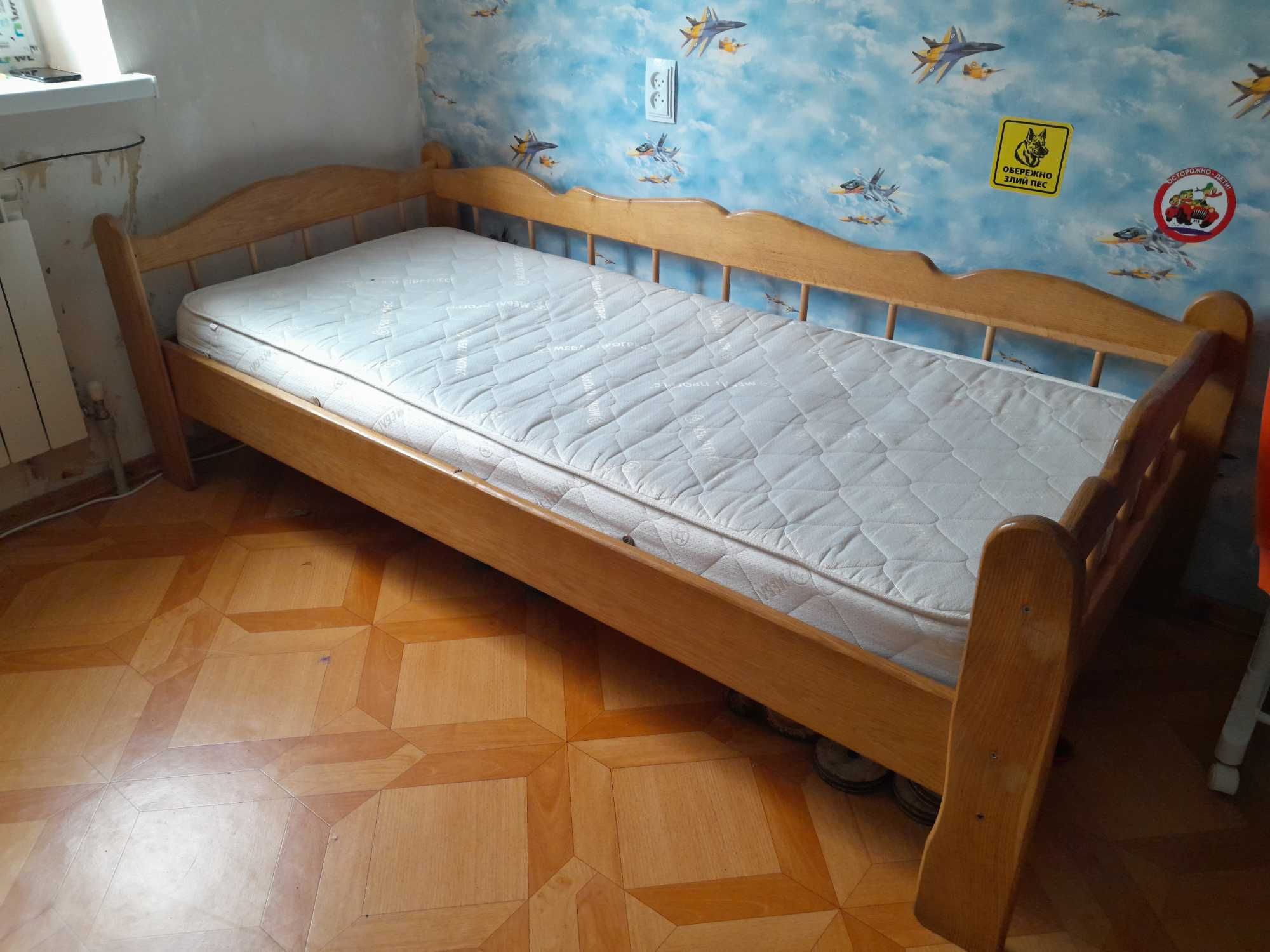 Дубове дитяче ліжко "Зюзюн" фірми "Сокіра"