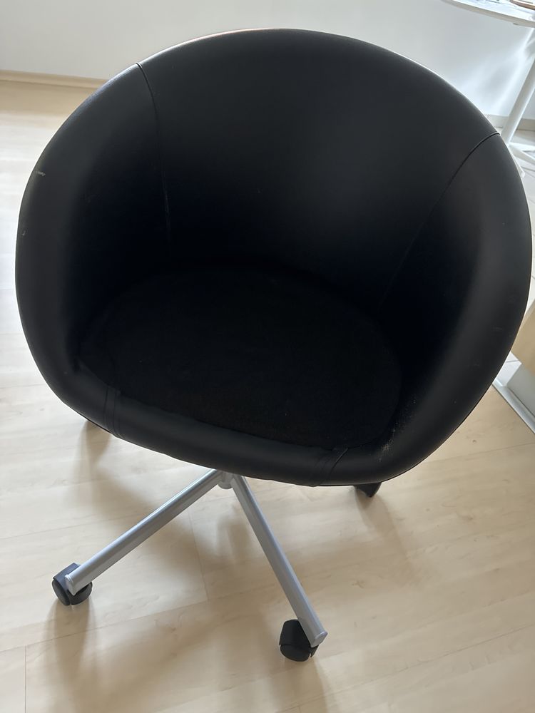 Ikea krzesło biurowe obrotowe Idhult  burkowe do biurka czarne