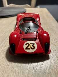 Model Ferrari 330 P4 1:18