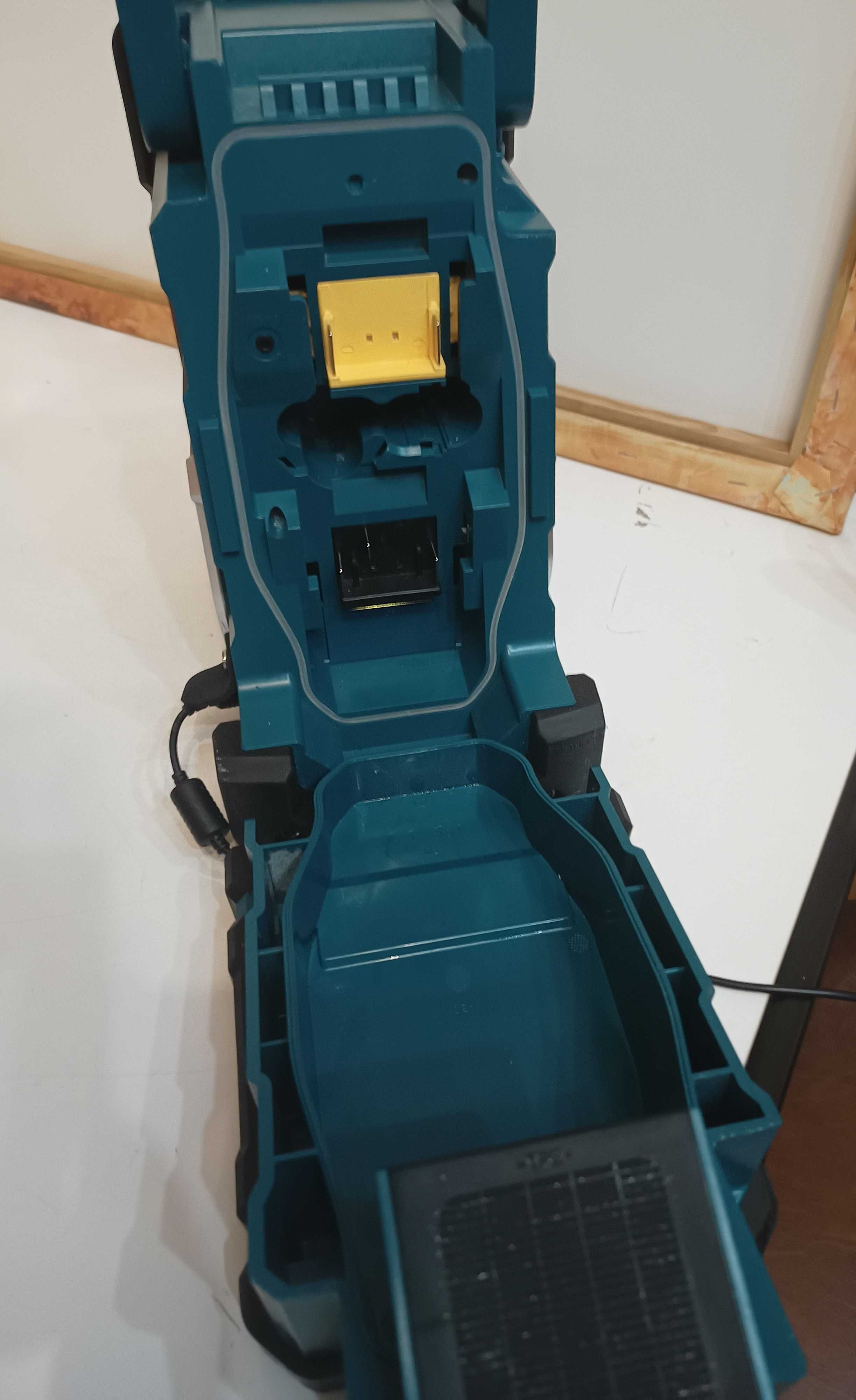 Radio  Makita DMR 108