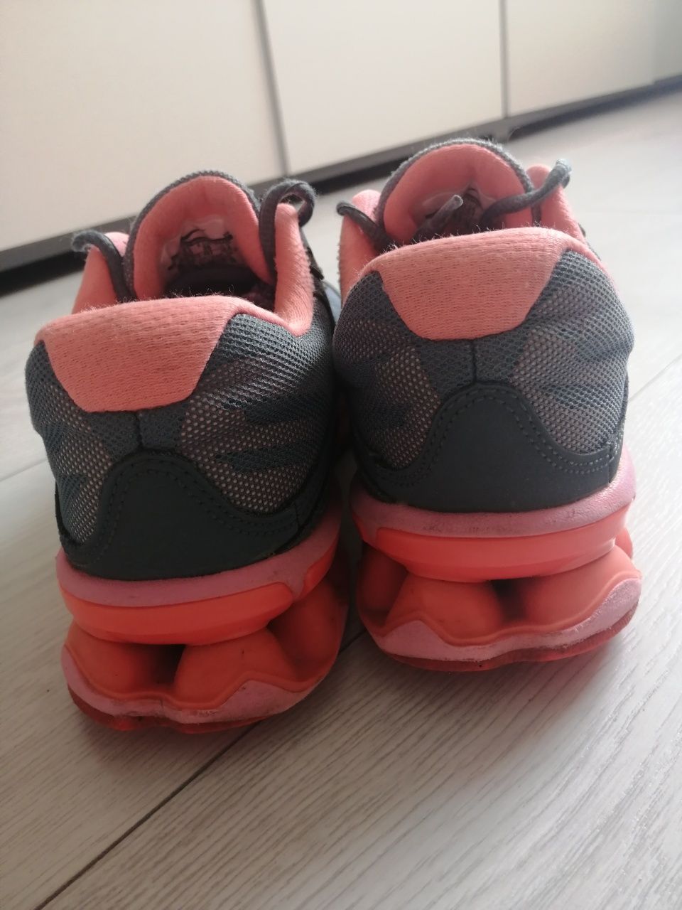 Nike Reax Run 38 Lace Up 9 Trainers buty sportowe do biegania