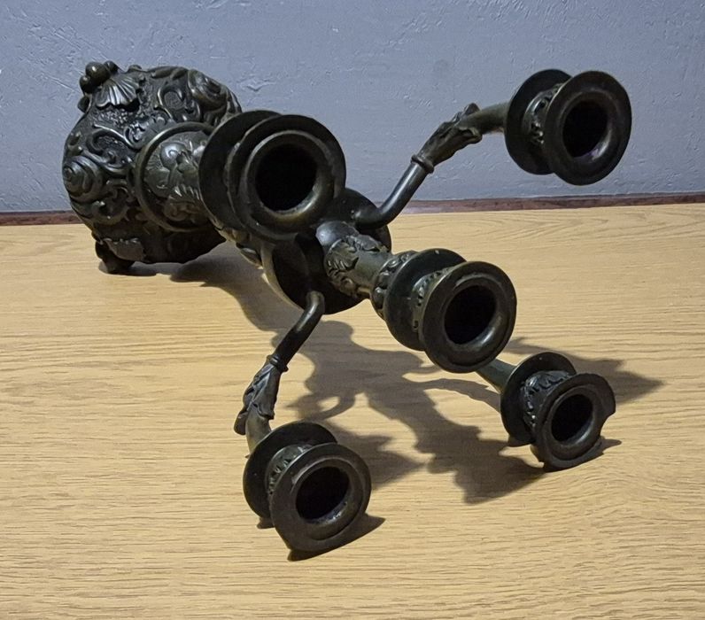 Piękny masywny świecznik pięcioramienny