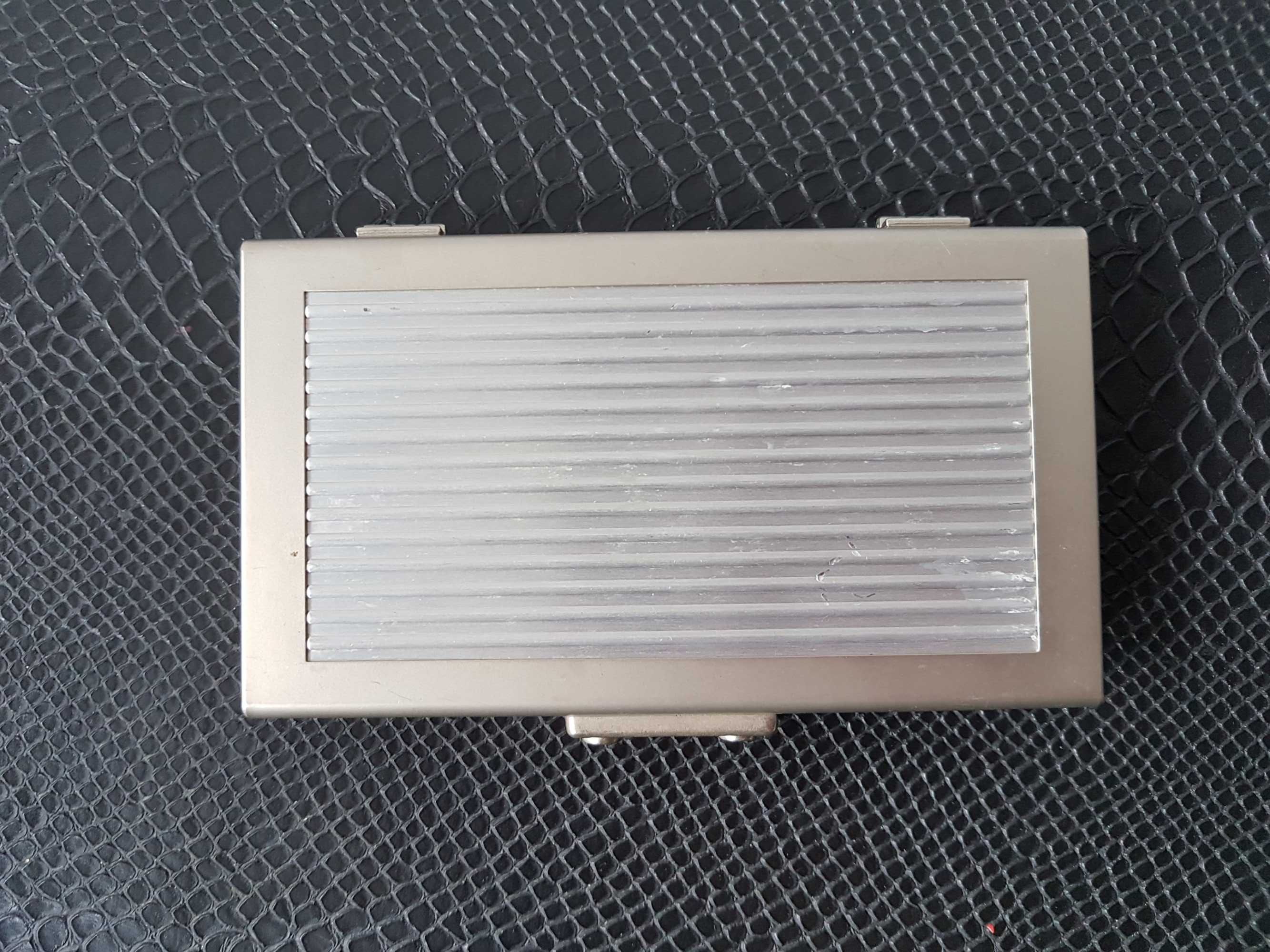 Męski zestaw podróżny do pielęgnacji w metalowym etui Maszynka