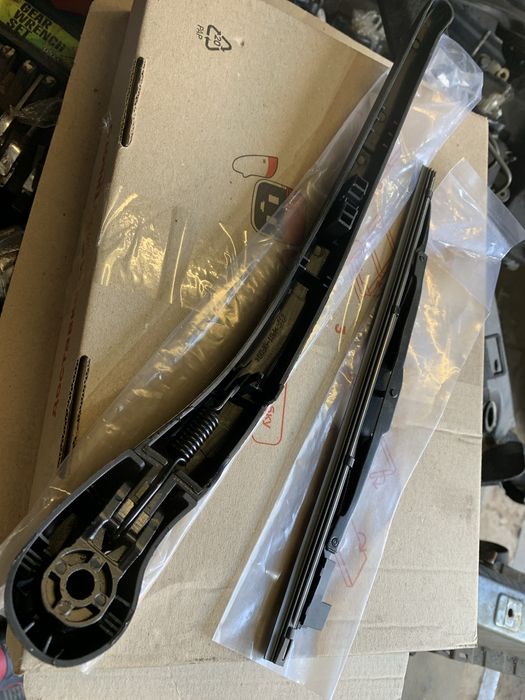 Двірник задній Е36/46 BMW щітка ляди очисник скла турінг