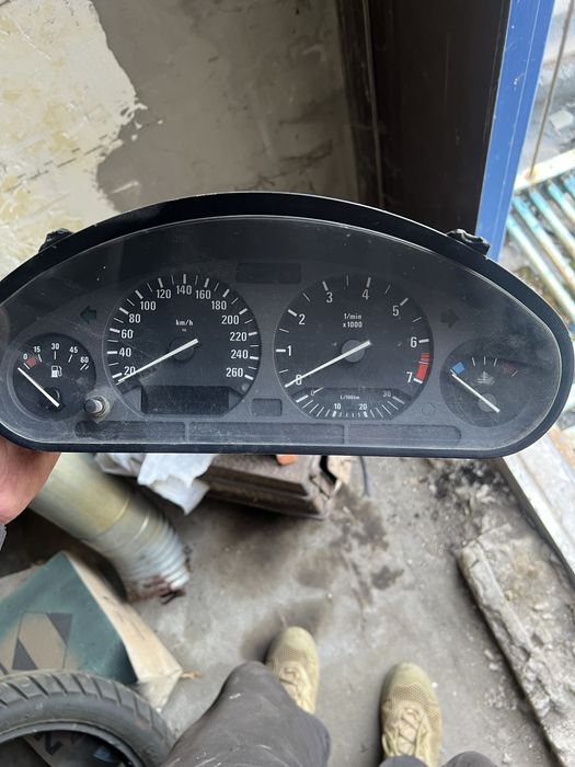 Приборка панель приладів бмв е36 2.8 bmw