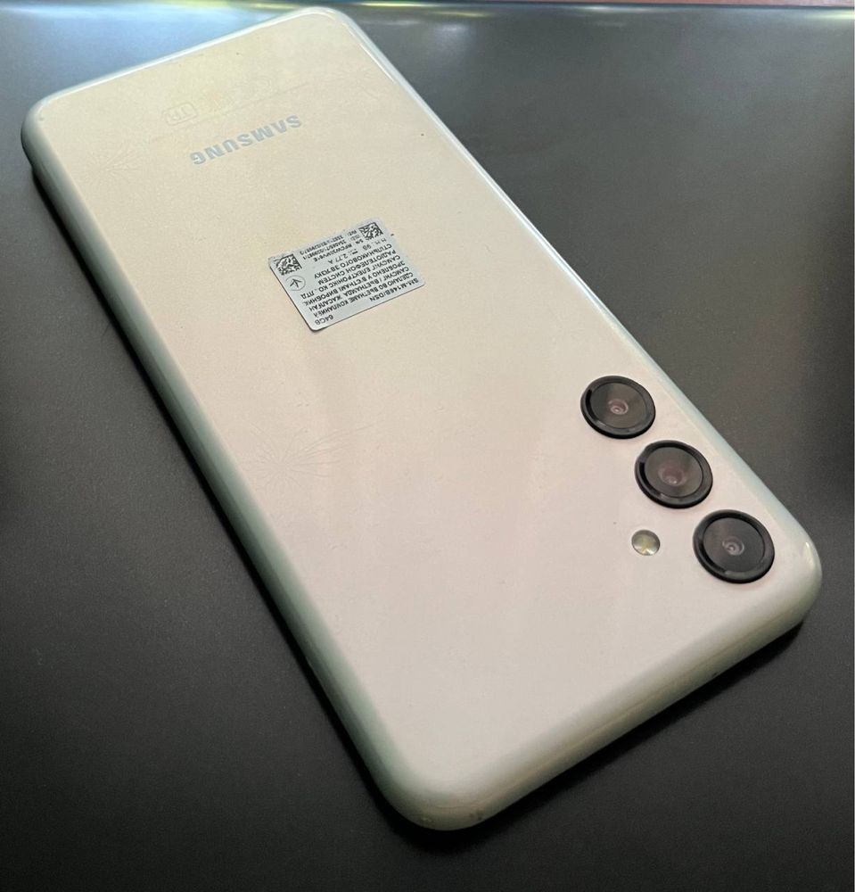 Телефон Samsung m 14.