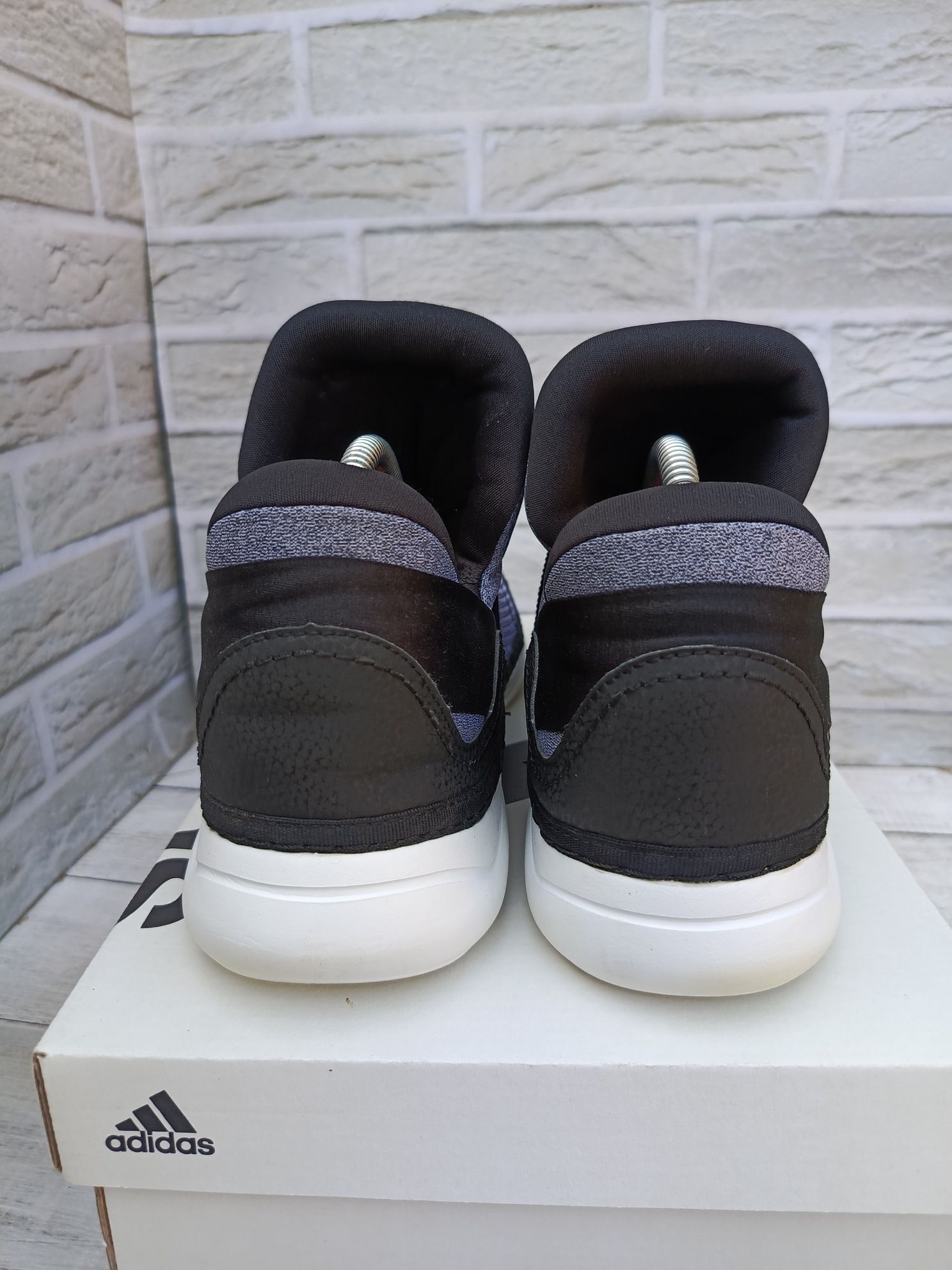 Кросівки adidas (43р 27.5 см)