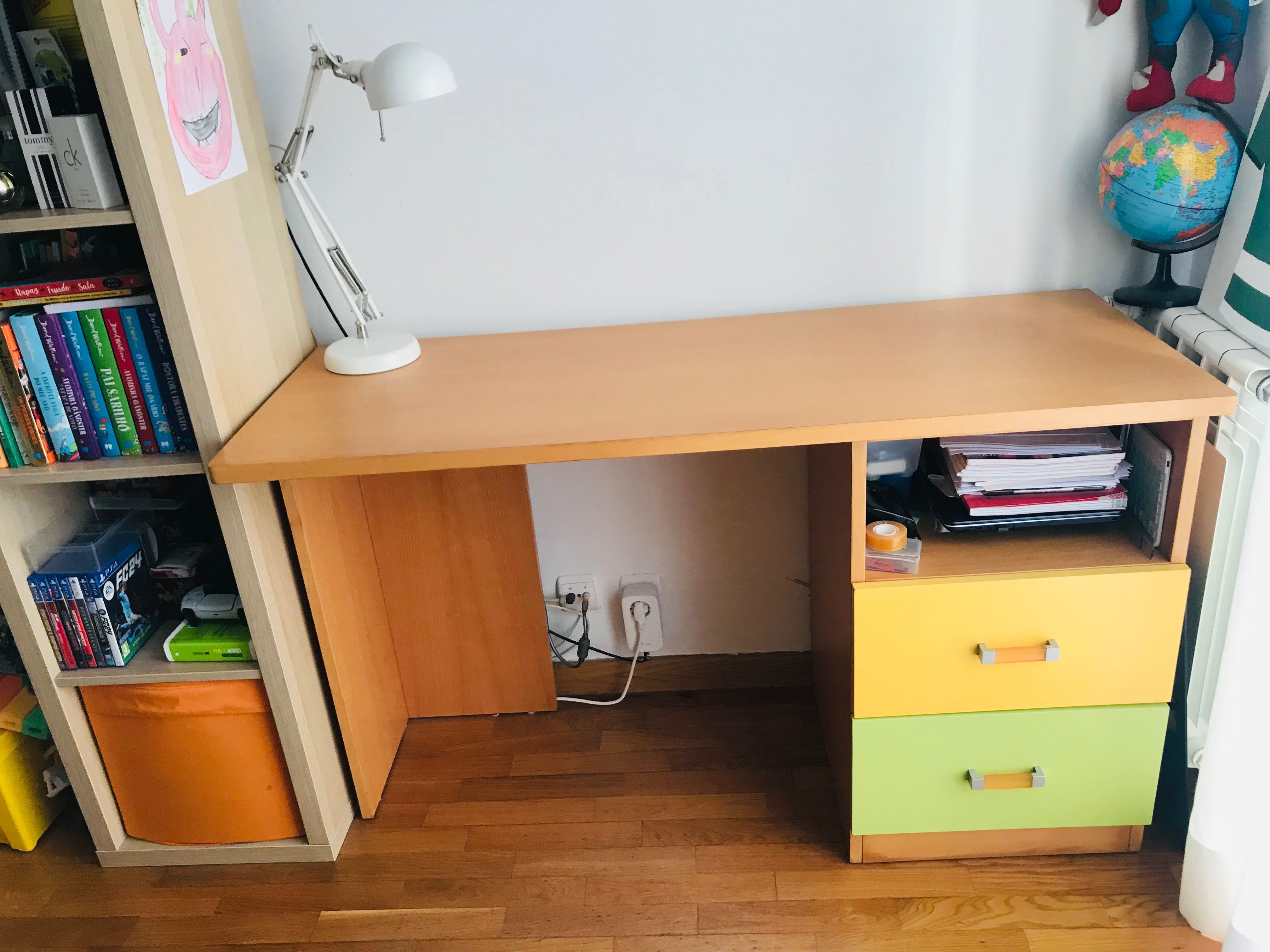 Mesa, Secretária