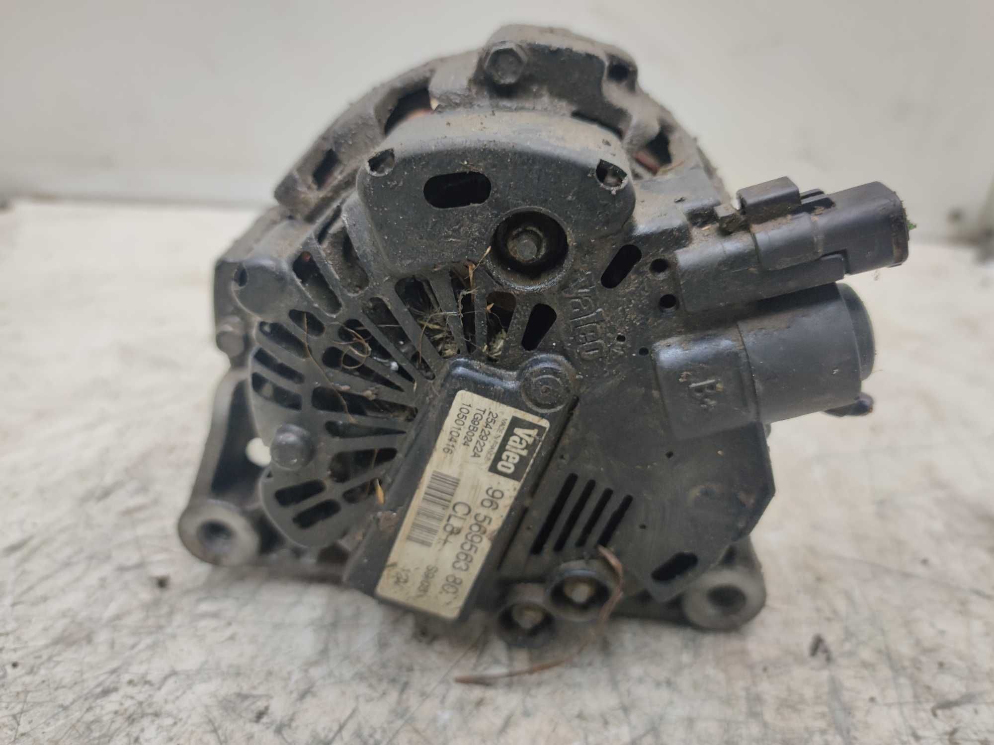 Peugeot 206 1.4 8V Alternator Valeo Oryginał