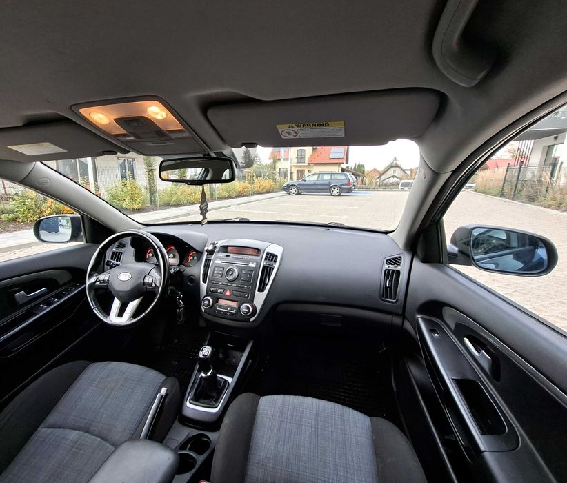 KIA Ceed 1,6  w pełni sprawna