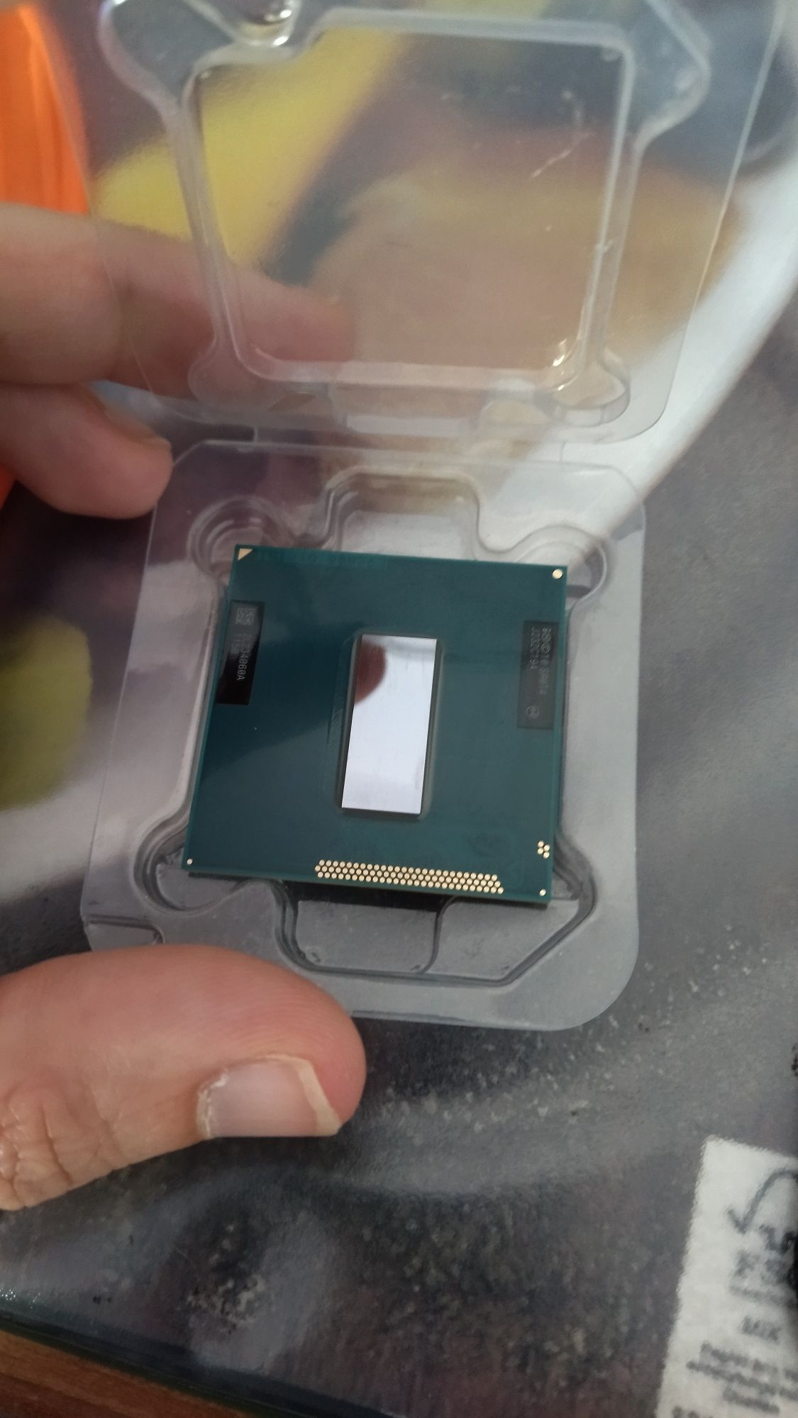 CPU Intel Core i3-3110M Mobile 2.4GHz Intel Socket G2 PGA988B