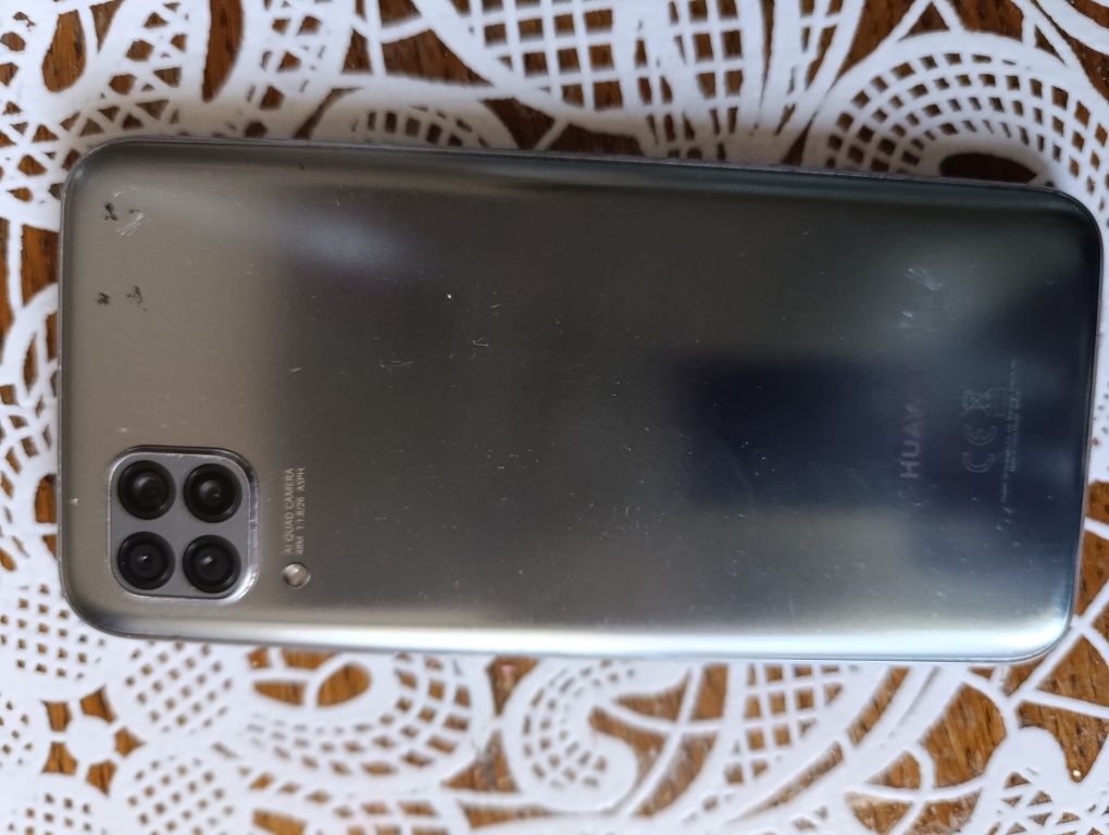 Продам телефон HUAWEL P40 lite