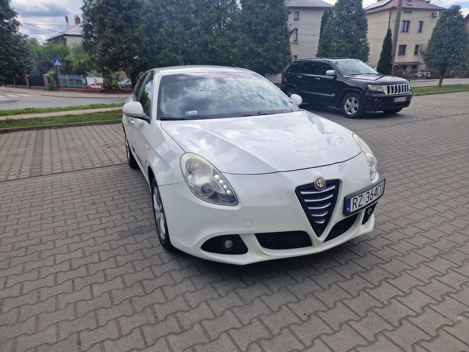 Alfa Romeo Giulietta Alfa Romeo Giulietta DISTINTIVE 1.4 TB 16V 120KM benzyna manual 6 bieg