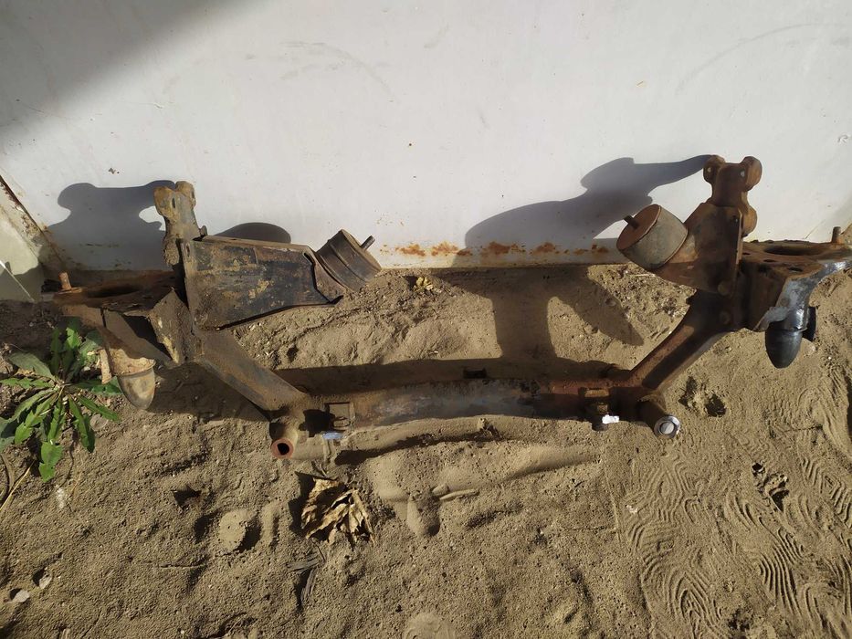 Продам балку нива 2121