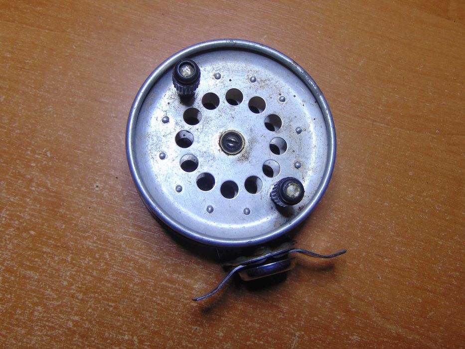 Инерционная рыболовная катушка "Оболонь"СССР.