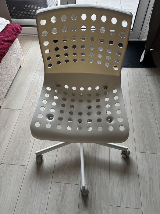 Krzeslo mlodziezowe IKEA