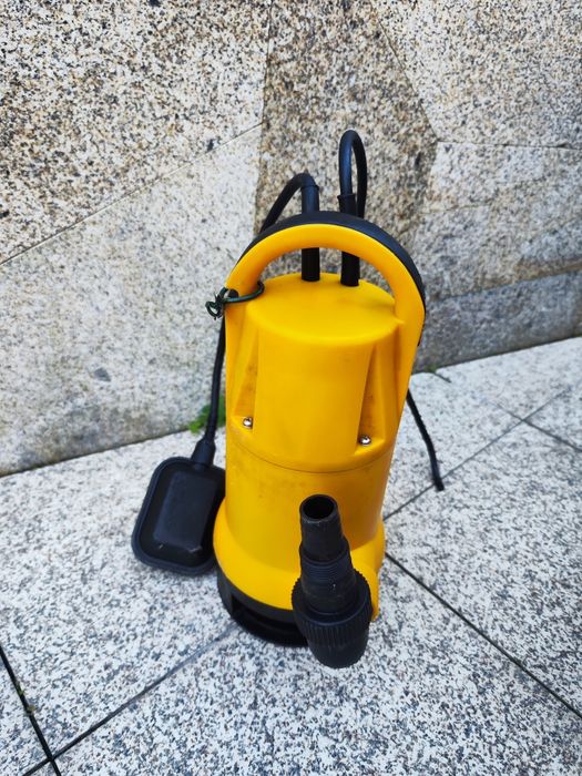 Bomba submersível de drenagem.