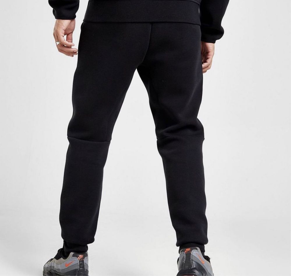 костюм Nike Sportswear Tech Fleece FB7921-010 штани худі