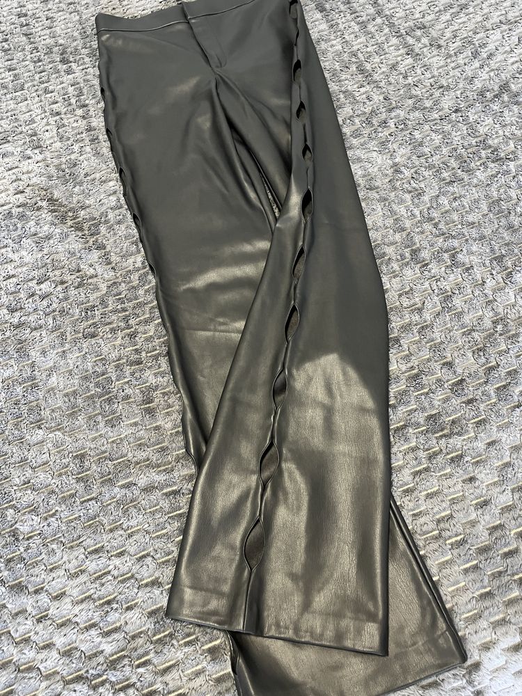 Нові шкіряні штани брюки кльош Zara 38p