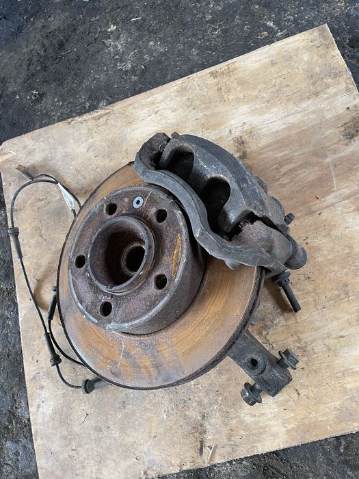 Поворотний кулак рено мастер 3. Ступиця мастер 3. Цапфа мастер 3