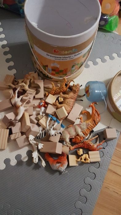 Klocki drewniane i zwierzęta