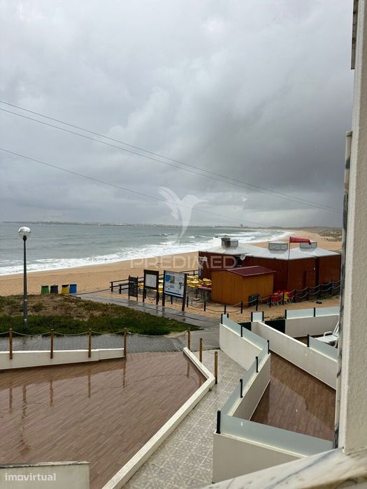 T2 Mobiliado com 2 Garagens - Pé na Areia da Praia Consolação