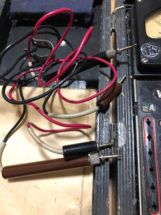 Электроизмерительный прибор типа Тт-1.