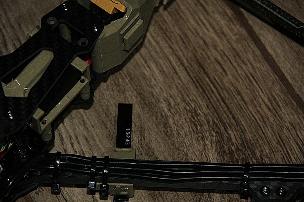 Продам нові робочі фпв дрони  FPV 10  без камер