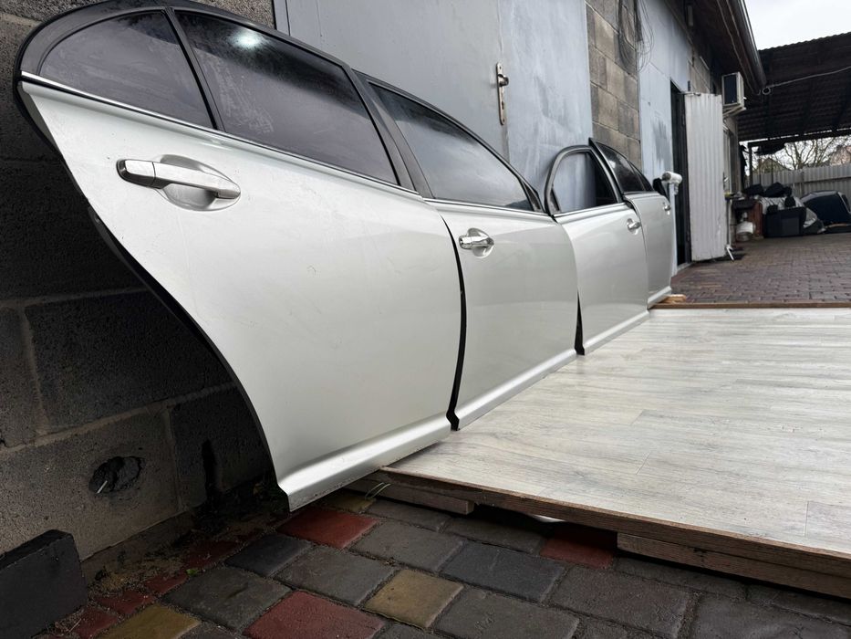 Двери Toyota Avensis T25 Седан Цвет 1C0  Дверь В наличии