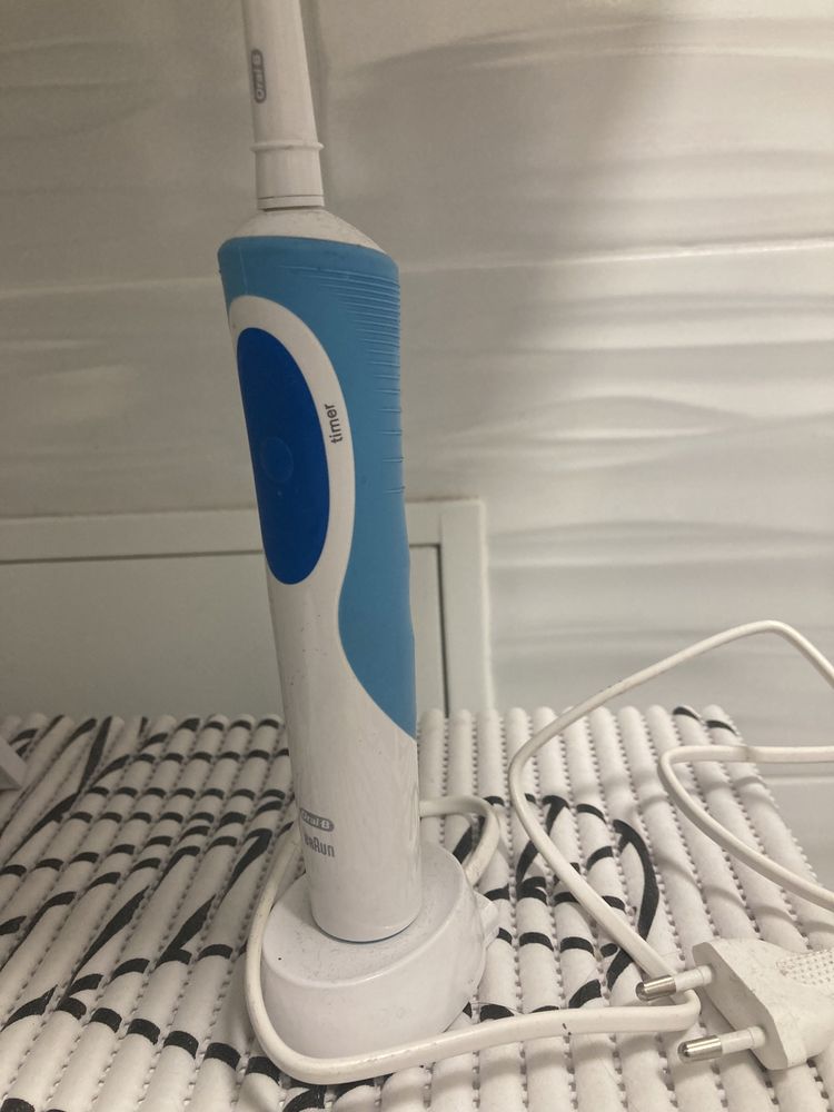 Szczoteczka Oral-B Braun typ 3757