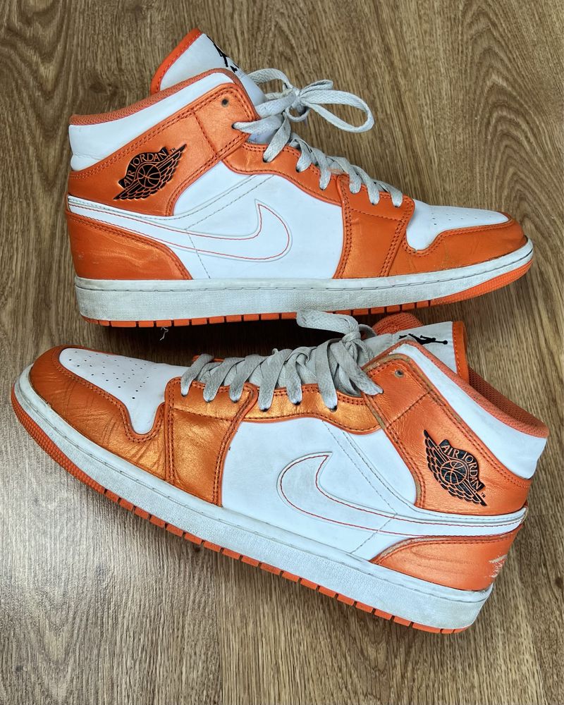 Air Jordan 1 Mid SE