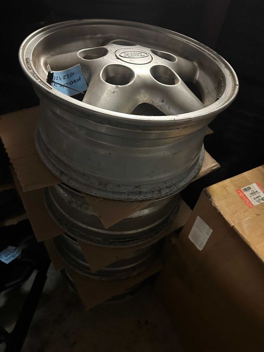 Land Rover Jantes e pneus 225x75xR16 - 25% Desconto