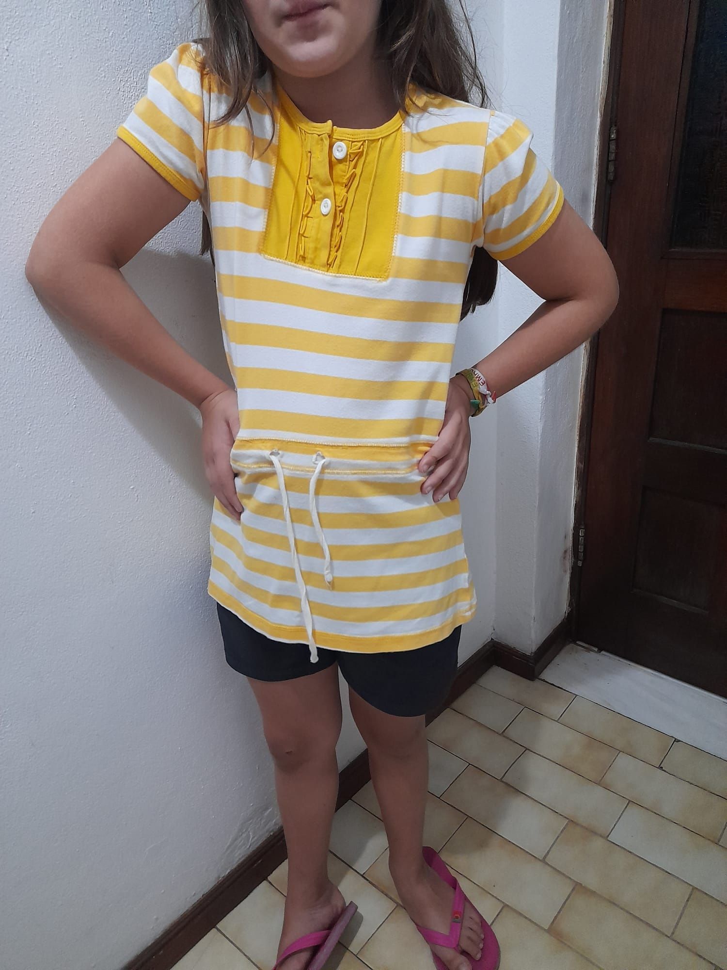 T shirt amarela riscas menina 9/10 anos