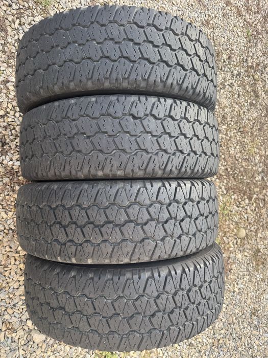 4 зимові шини 235/65/16С. 121/119N. LASSA