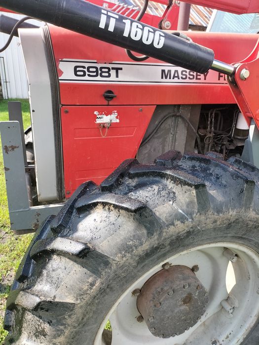 Massey Ferguson 698T John Deere