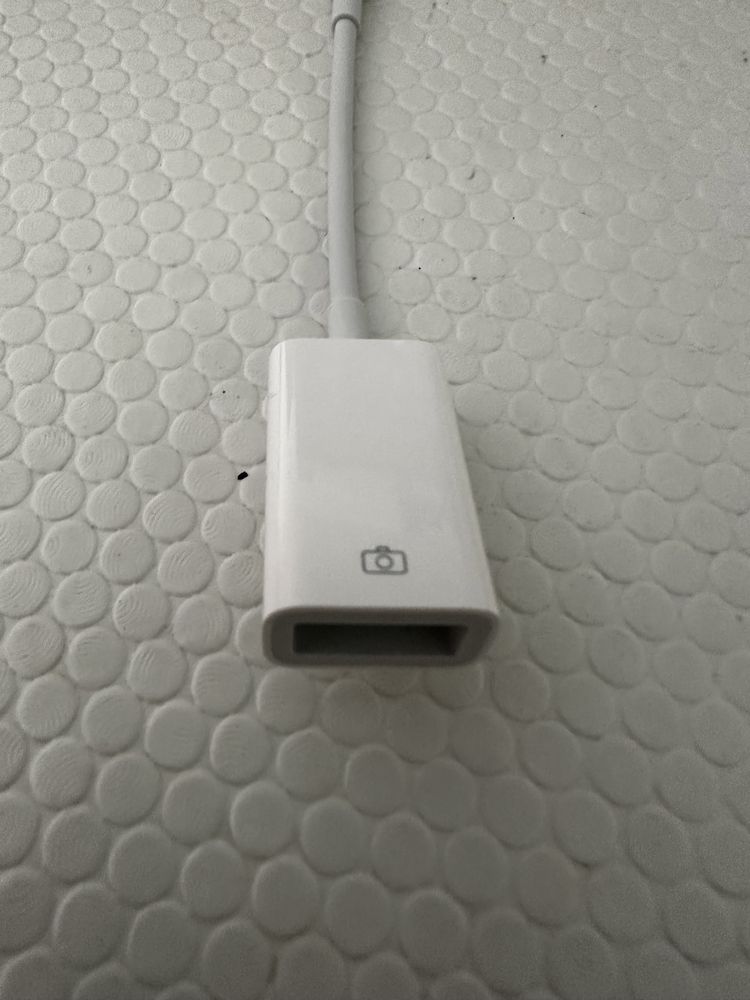 Apple originais adaptadores Lightning e USB-C