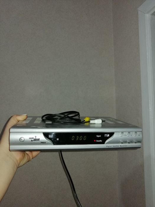 Спутниковый тюнер ресивер Cosmo SAT 7400