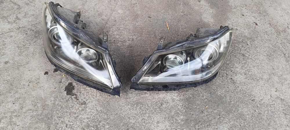 Lampy przednie Xenon Honda legend IV kb1
