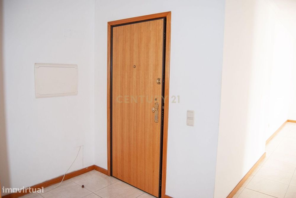 Apartamento T3 em Oliveira de Azeméis com Garagem e Suite