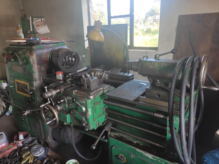 Tokarka  TUD 50/1000
długość toczenia 1000 uchwyt