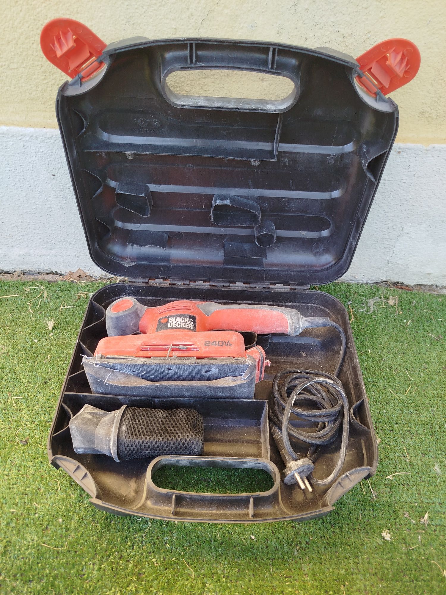 Lixadeira Orbital Black & Decker KA320