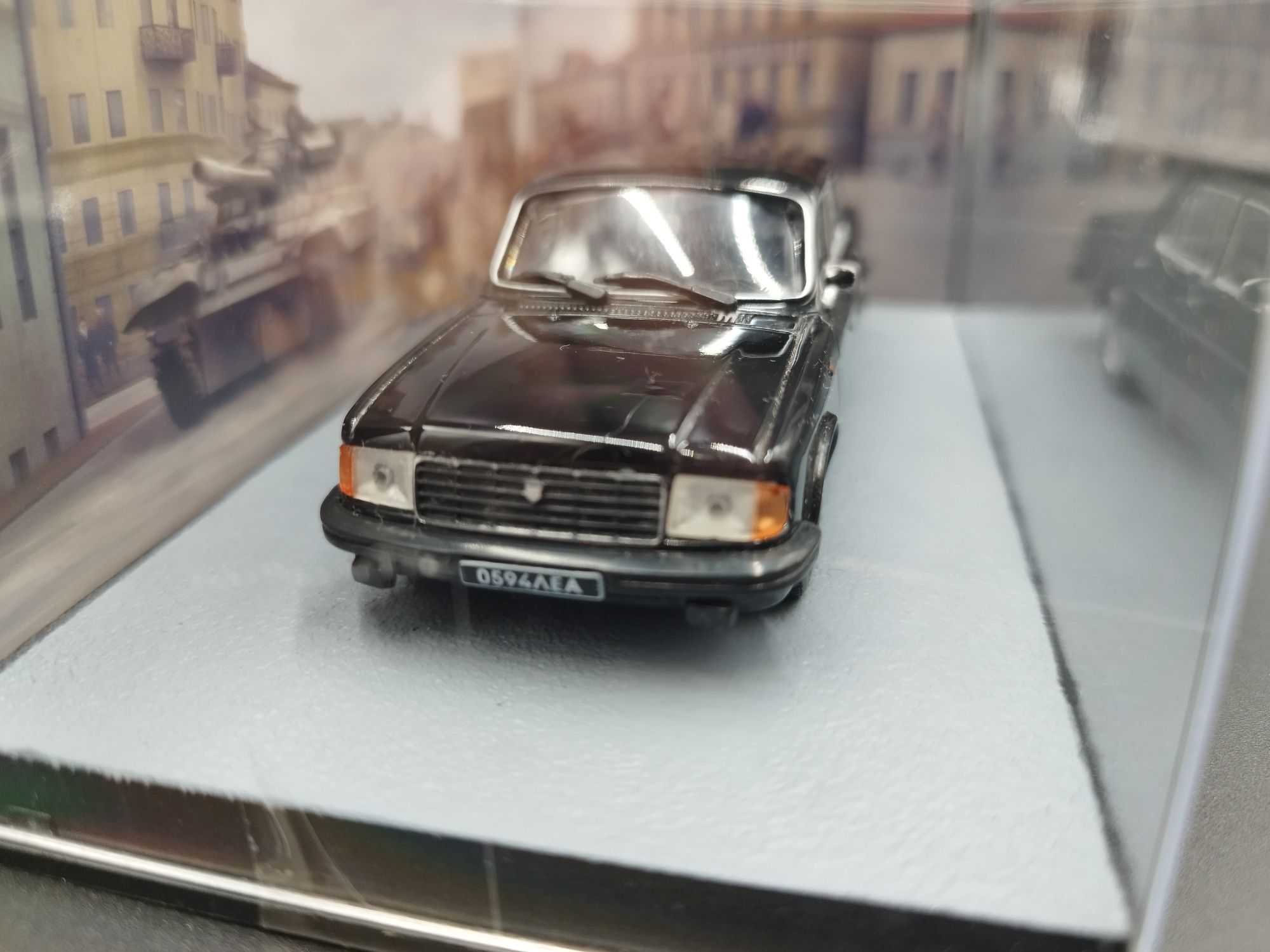 1:43 Altaya Gaz Volga James Bond Goldeneye model nowy