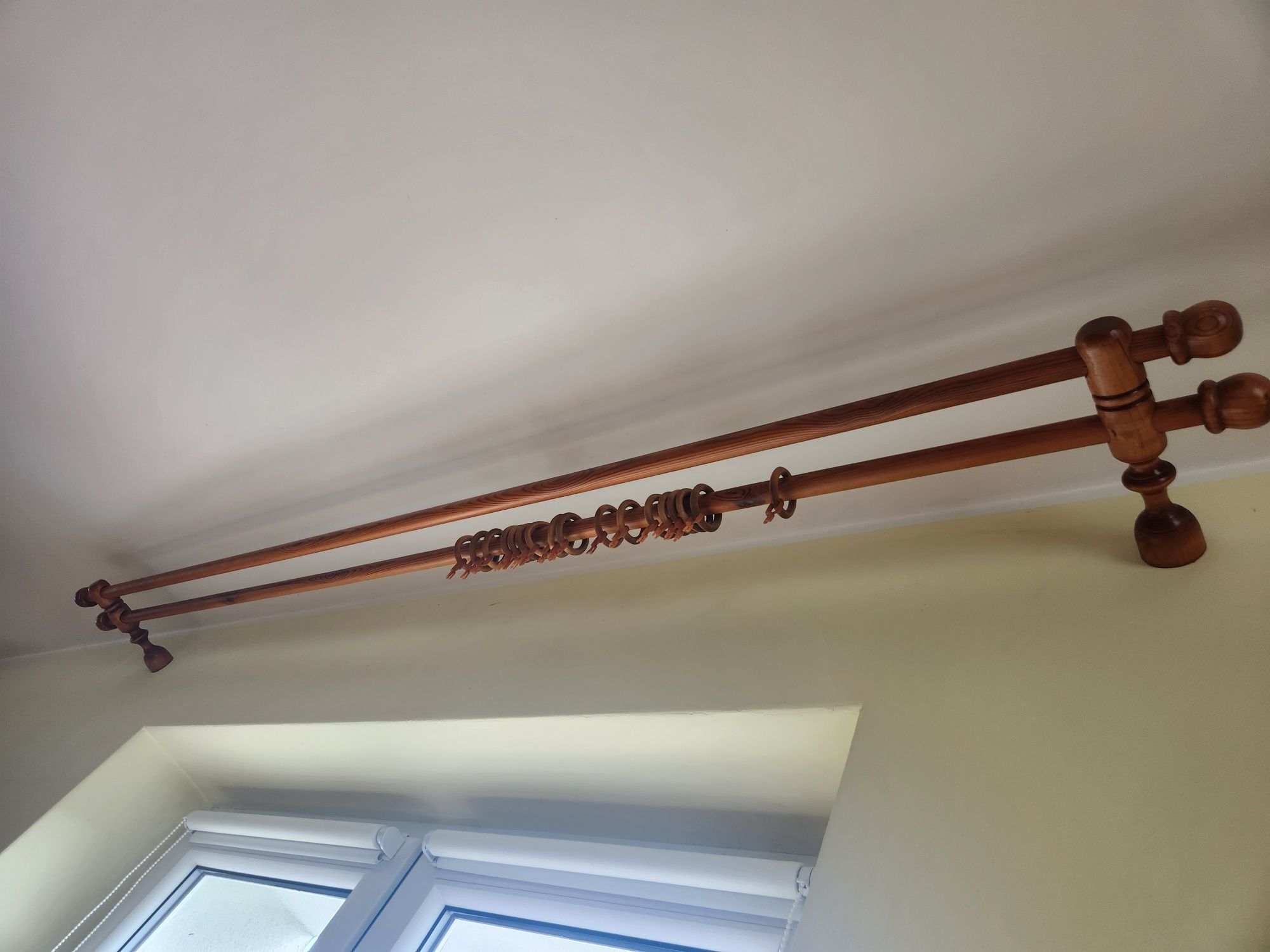 Karnisz drewniany sosna długości 310 cm